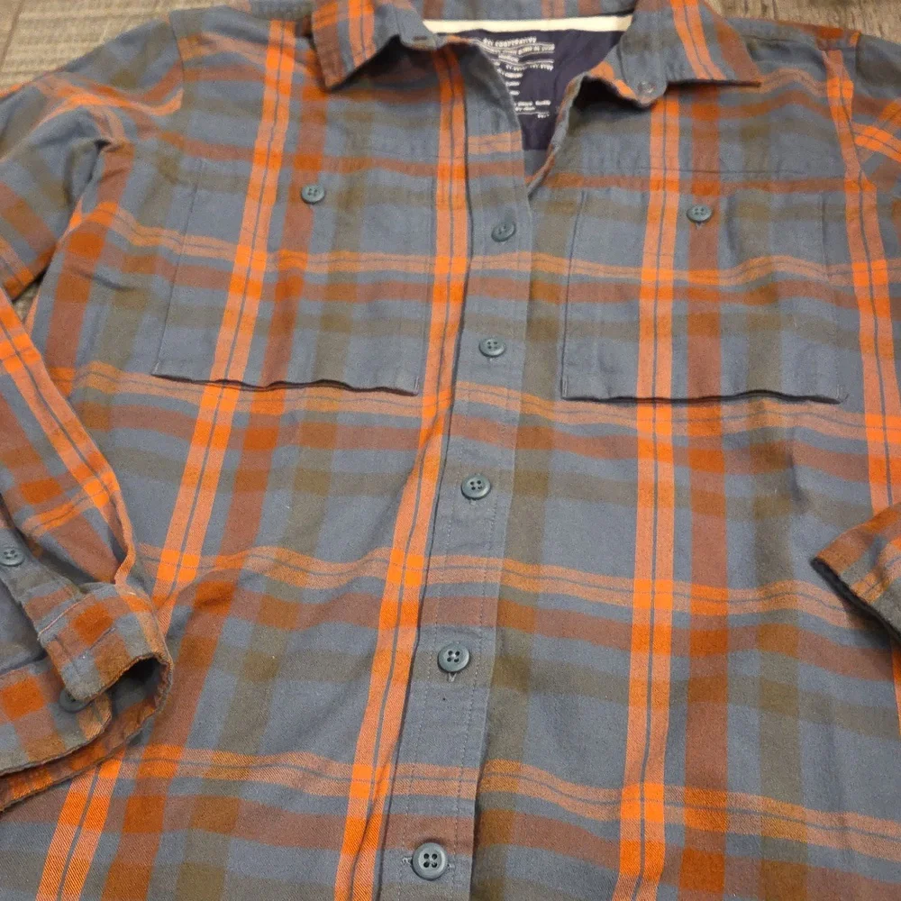 100% Cotton REI Button Diwn - Picture 3 of 5